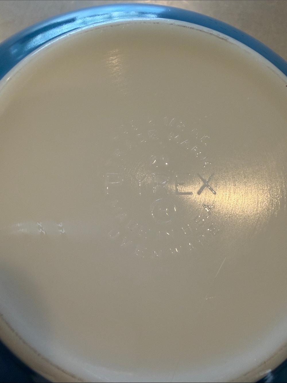 Pyrex Blue Mixing Bowl with White Snowflake Pattern - Picture 4 of 9